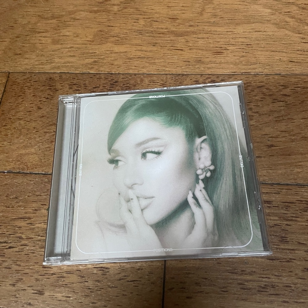 Positions deluxe  Ariana grande cd